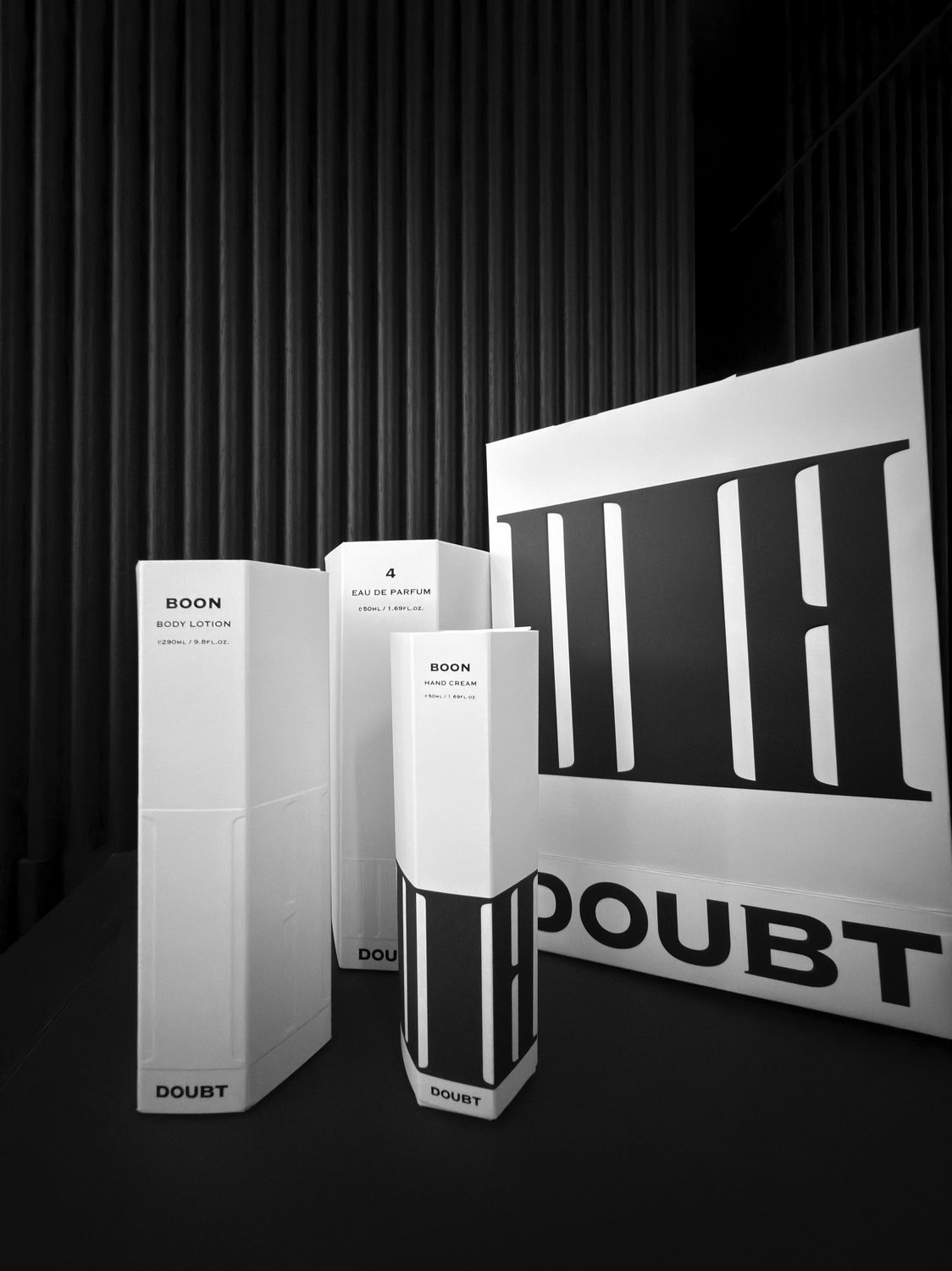 Doubt packaging in black and white